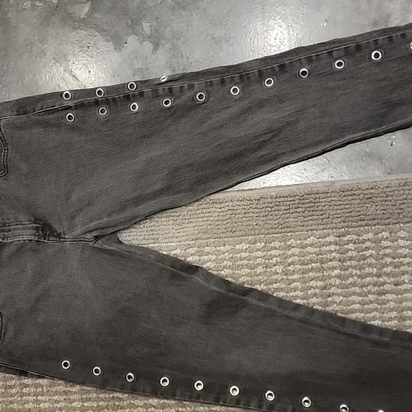 Guess Women's Skinny Jeans in Black - Picture 2 of 6